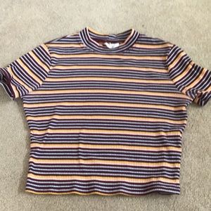 Sky and Sparrow mock turtle neck cropped shirt.